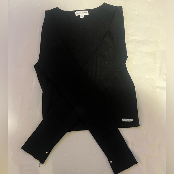 Black Cropped Calvin Klein Sweater - Picture 2 of 4